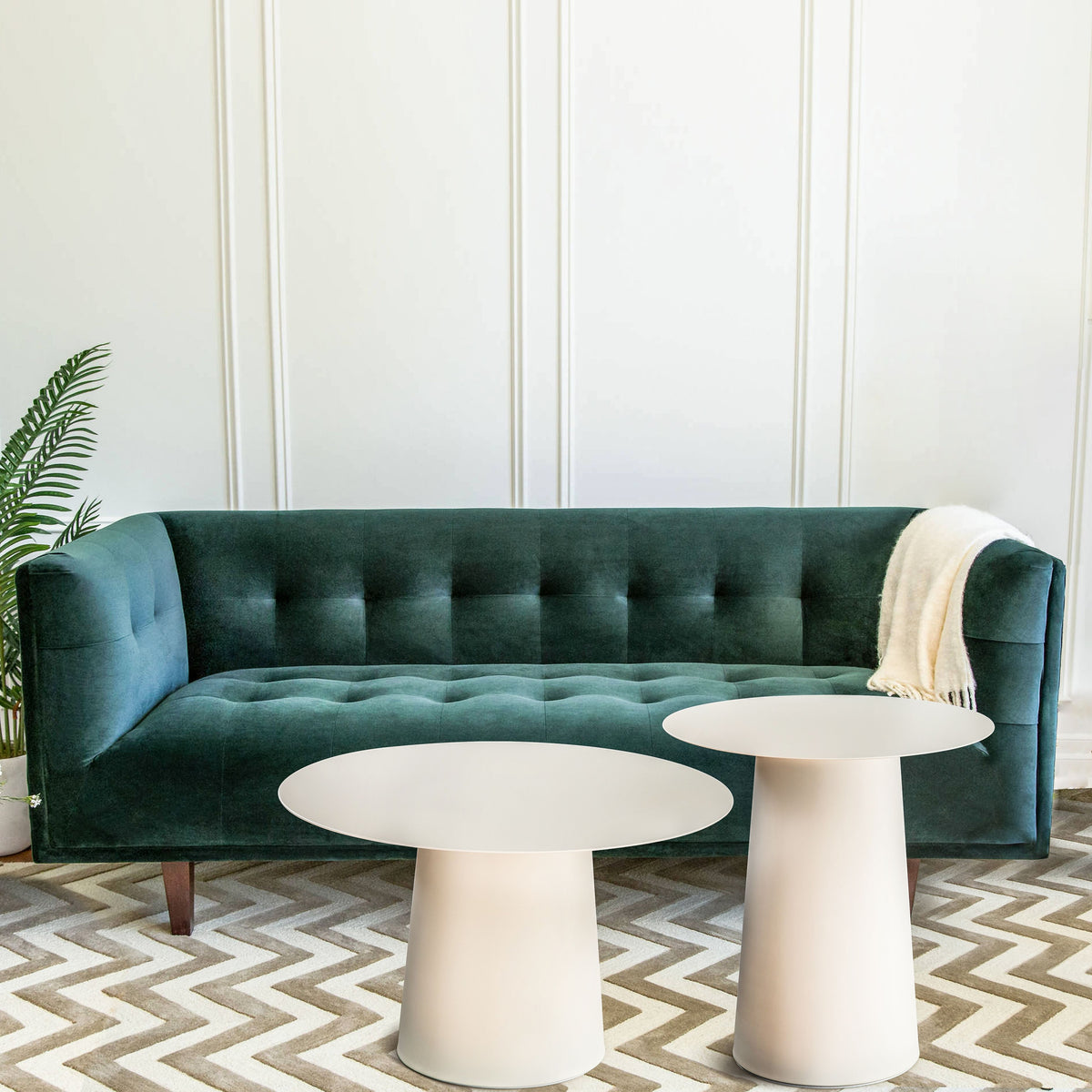 W24 in. Mid Century Modern Metal Single Round Coffee Table in Chalk White