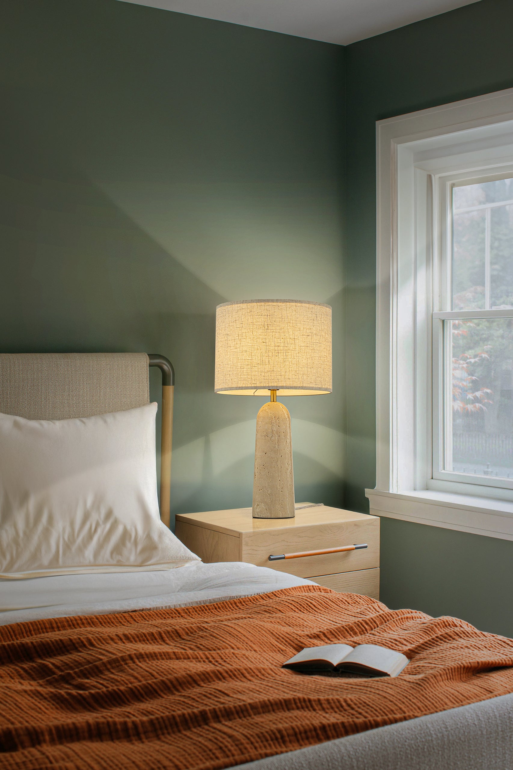 1-Light 21'' Vintage Classic Natural Travetine Tapered Table Lamp With Beige Linen Shade For Bedroom and Living Room