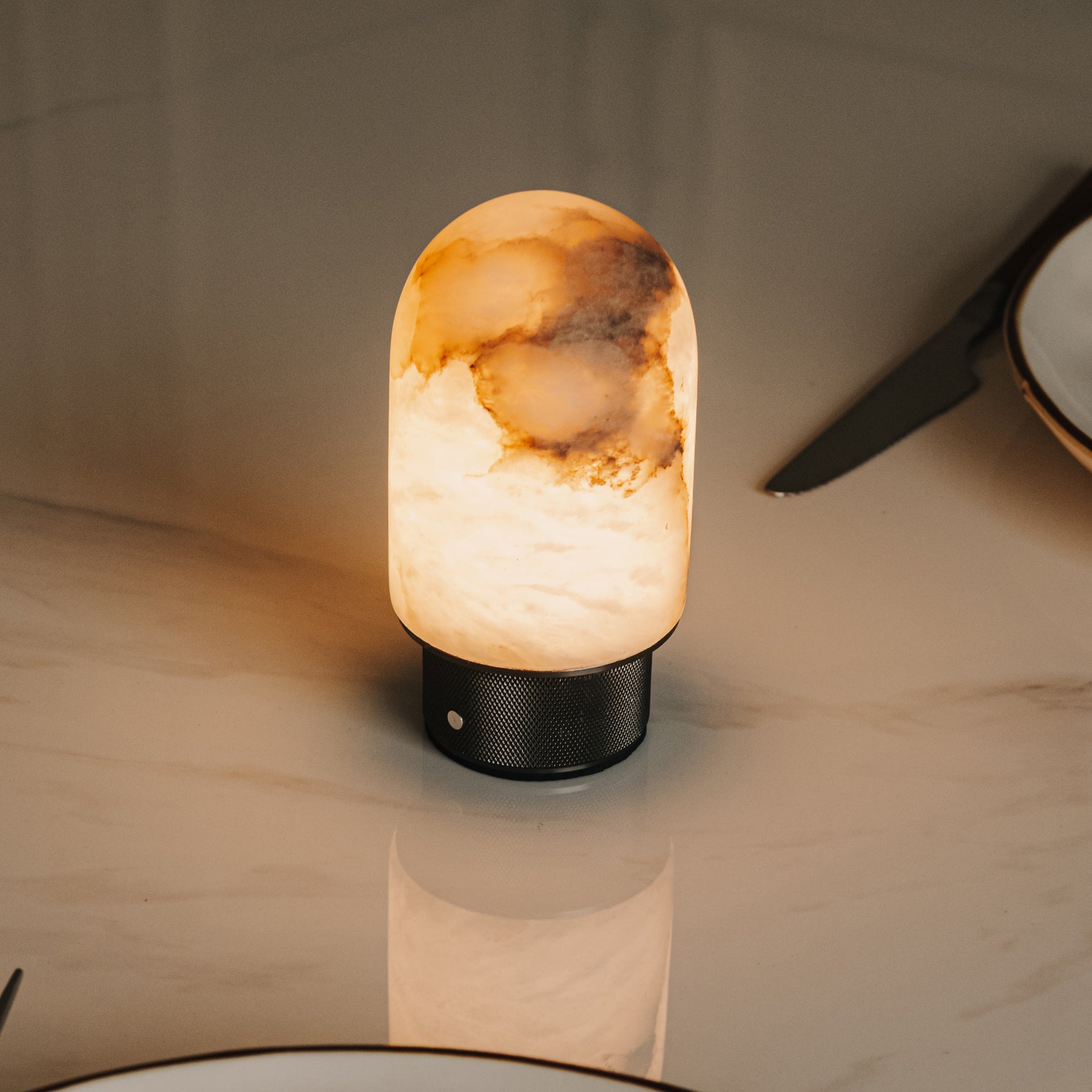 Natural Spanish Alabaster Cordless Rechargeable Dome Table Lamp with 3-Level Dimmable Flicker-Free LED and Long-Lasting Battery Bedside Lamp